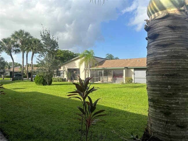 Building Photo - 458 Lakeview Dr