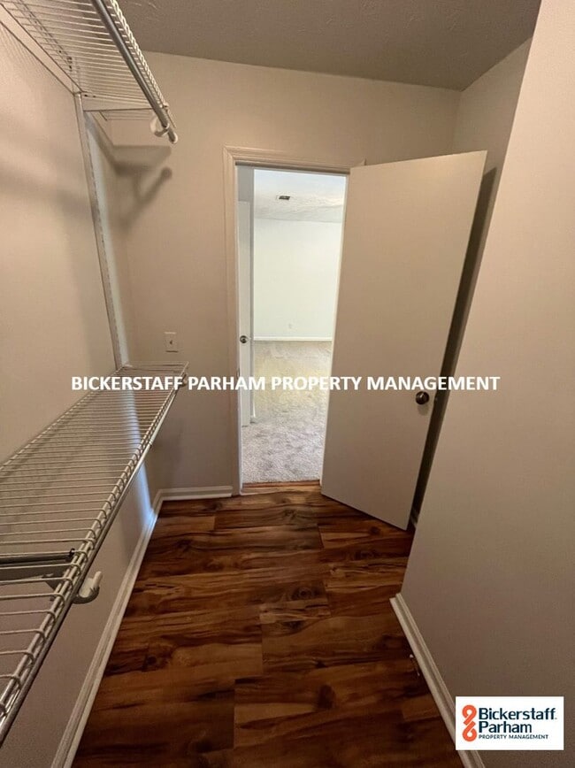 Building Photo - Great Experiences Are Just Around The Corner, Located Off Wynnton Road!