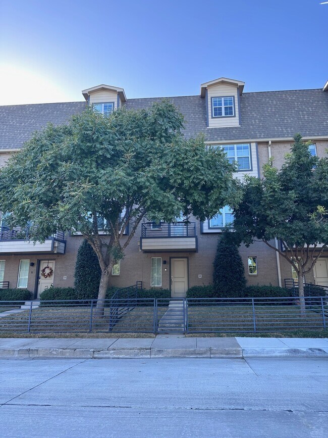 Primary Photo - 5820 Bryan Pkwy