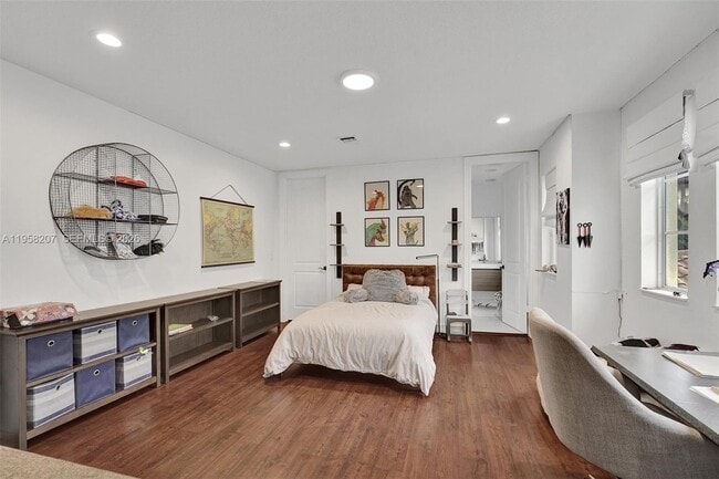 Building Photo - 17529 Middlebrook Way