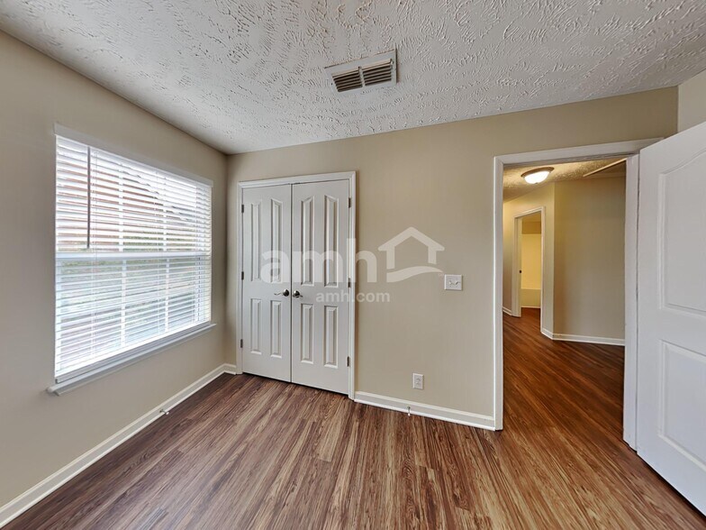 Building Photo - 2617 Westhaven Dr