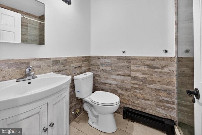 Building Photo - 27 Reeves Station Rd