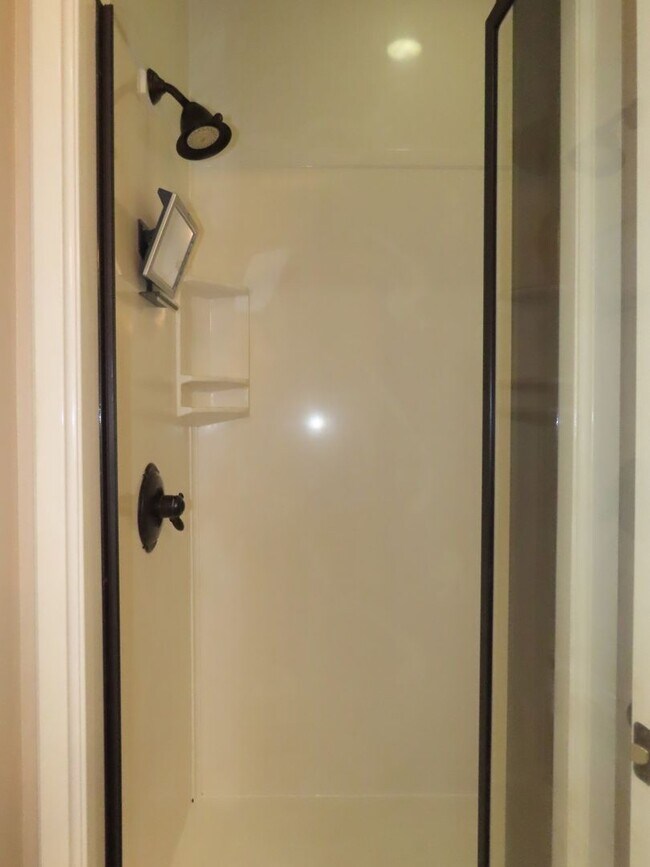 Building Photo - Extraordinary 3 Bedroom, 2 Bath Home in Southeast Tyler! Coming Soon!