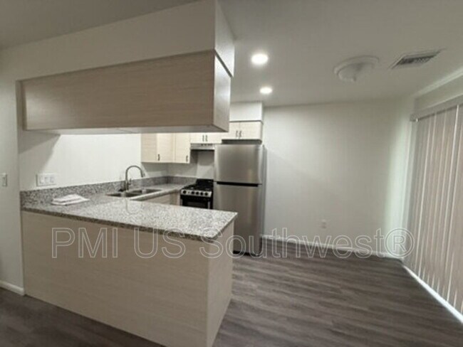 Building Photo - 405 Anna Cir