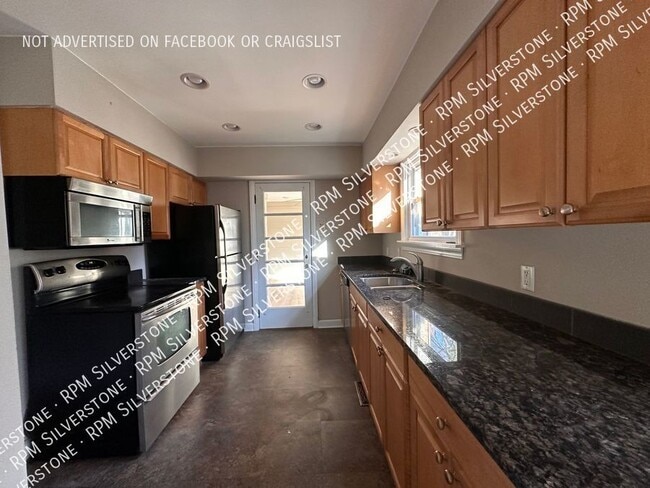 Building Photo - 2362 Sanders Pl