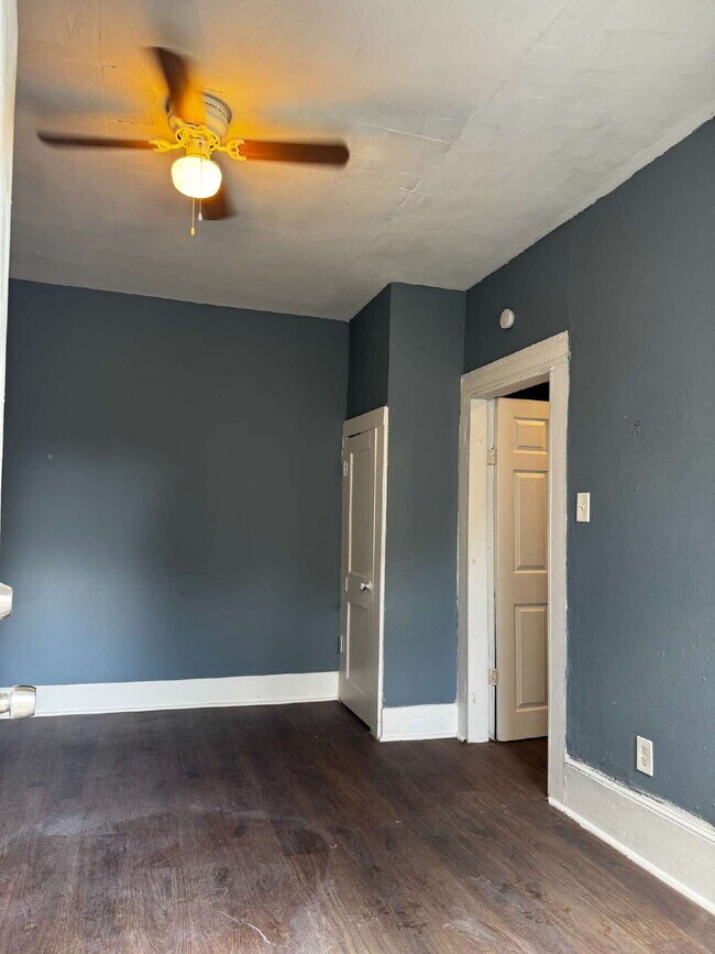 Building Photo - Cozy studio apartment with all bills paid