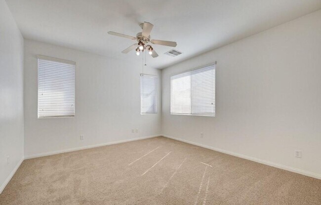 Building Photo - BEAUTIFUL 4 BEDROOM HOME IN GUARD GATED COMMUNITY!