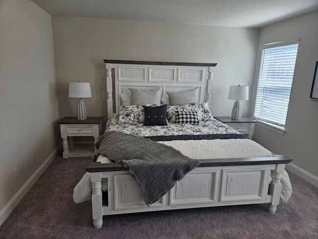 Building Photo - FOR LEASE - FULLY FURNISHED 3 BEDROOM TOWNHOME IN LEBANON!