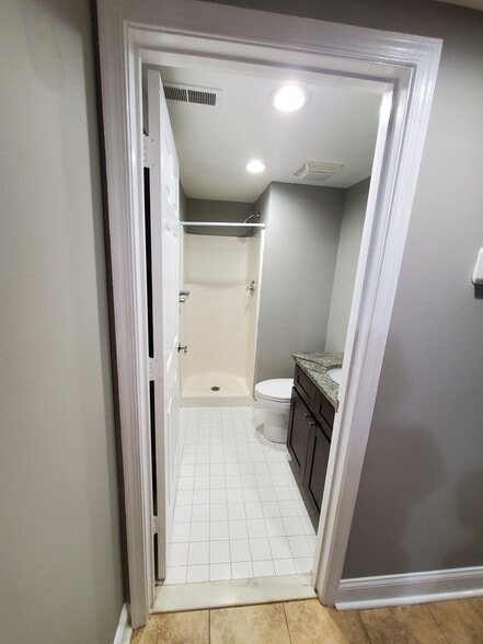 Livingroom Bathroom - 2603 Douglass Pl SE