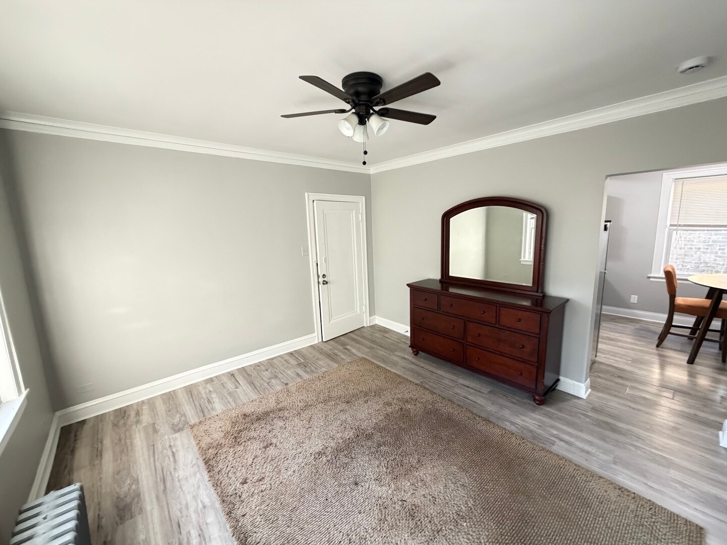 Building Photo - 5842 W Barry Ave