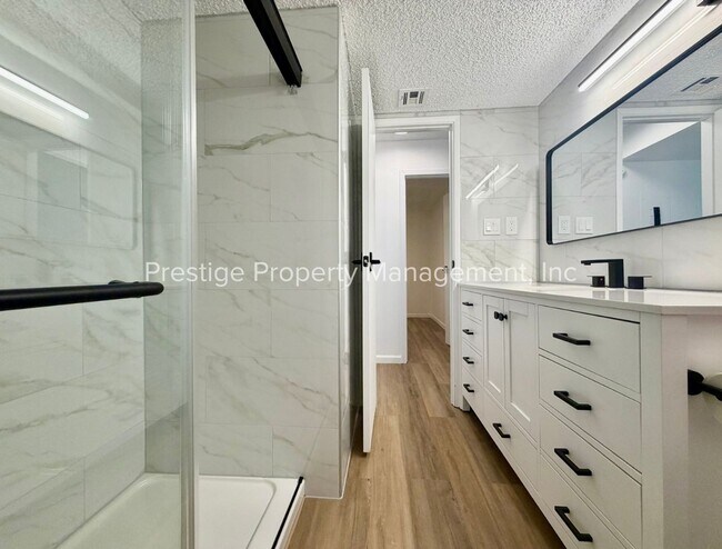 Building Photo - 6331 N Barcelona Ct