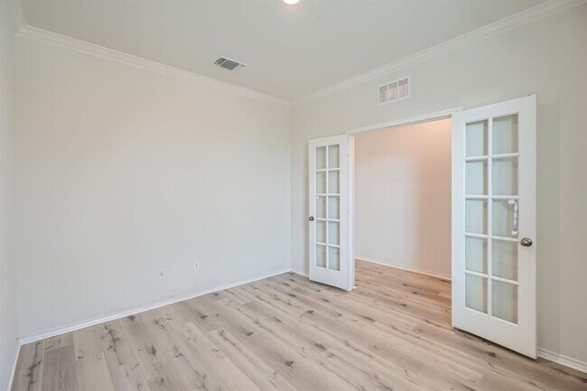 Building Photo - 190 Purple Heart Dr