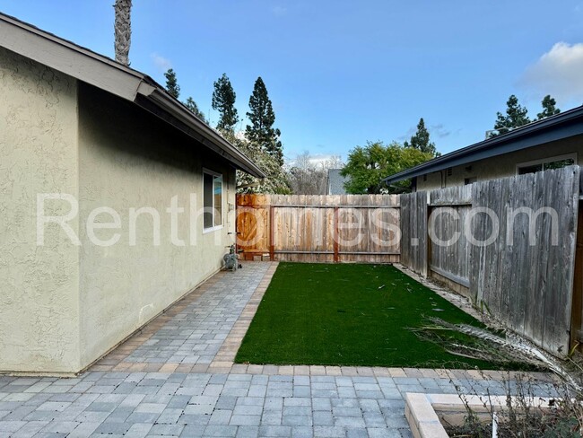 Building Photo - 17540 Hada Dr