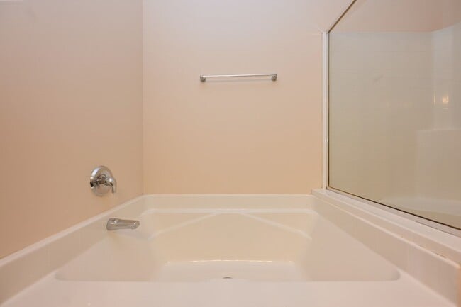 Building Photo - **PRISTINE GARDEN-LEVEL CONDO ON THE FIRST LEVEL NEAR PAVILION AND COMMUNITY GREEN SPACE**