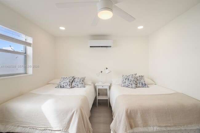 Building Photo - 1440 SE 15th St