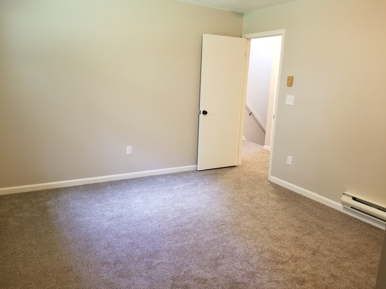 Back Bedroom - 3422 Key Ct