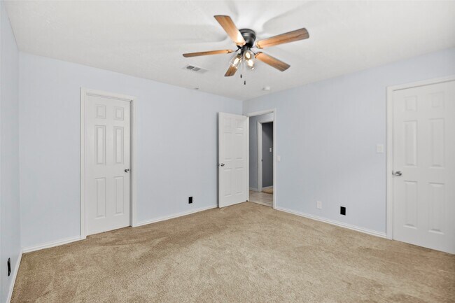 Building Photo - 16310 Cypress Valley Dr