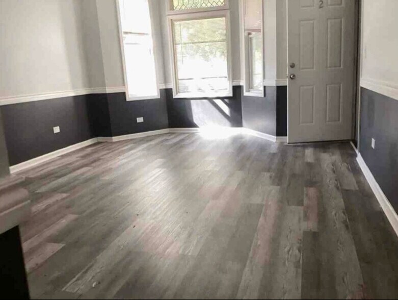 Building Photo - 8423 S Muskegon Ave