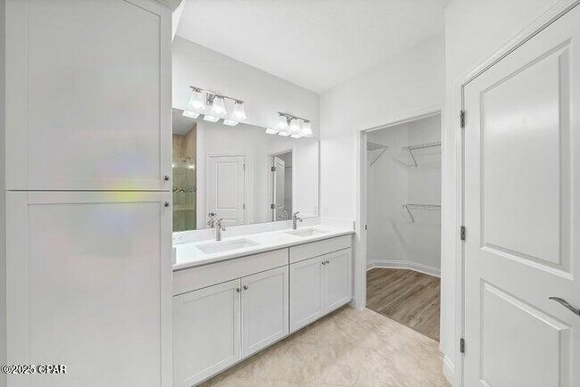 Building Photo - 8912 Parrot Pl