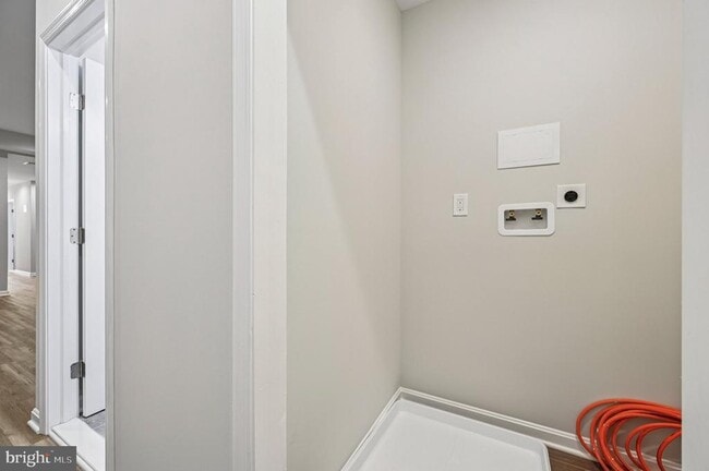 Building Photo - 750 Reservoir St