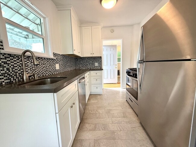 Building Photo - 1155 N Genesee Ave