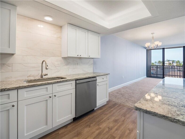 Building Photo - 450 Treasure Island Cswy