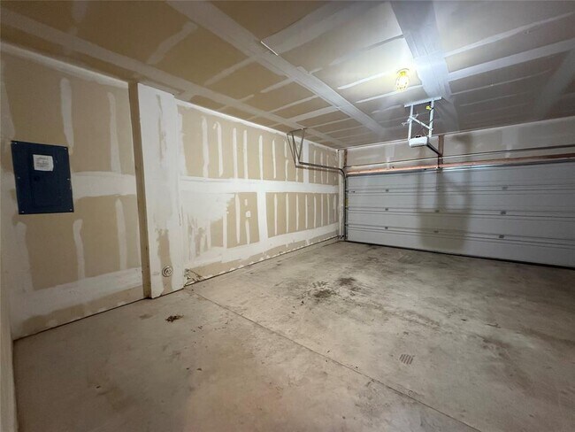 Building Photo - 503 Libani Ln