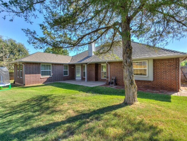 Building Photo - 3028 Weymouth Way