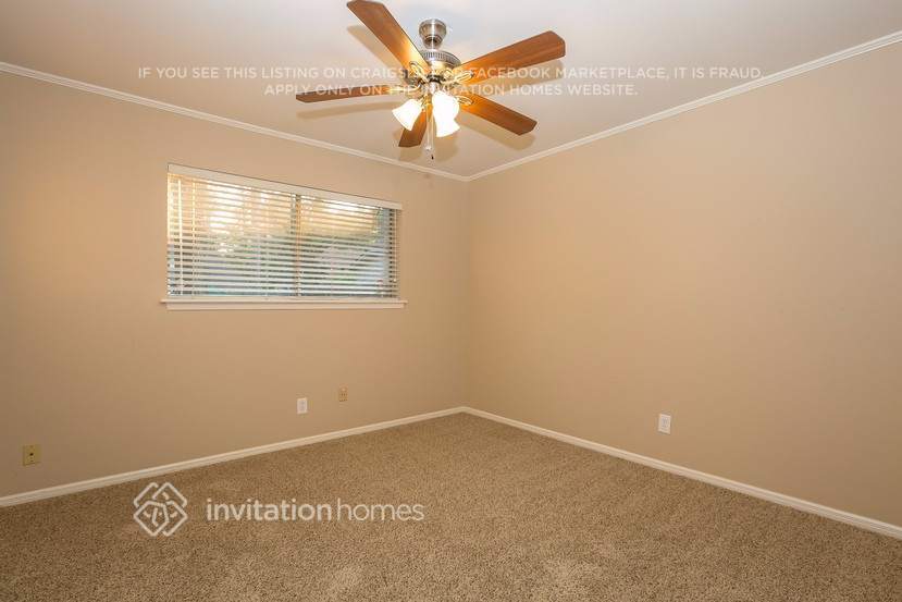 Building Photo - 12103 Silver Creek Dr