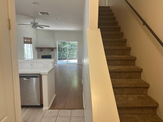 Building Photo - Two story, three-bedroom home in Burgundy Hills
