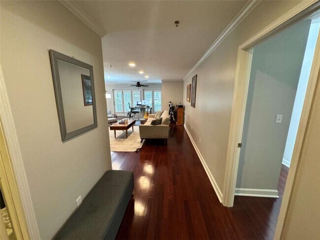 Building Photo - 3201 Lenox Rd NE