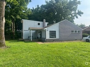 Building Photo - 1743 Edward Ave