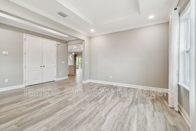 Building Photo - 10324 Crestview Heights Ave