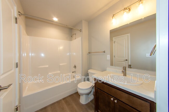 Building Photo - 1900 Good Hearted Pl