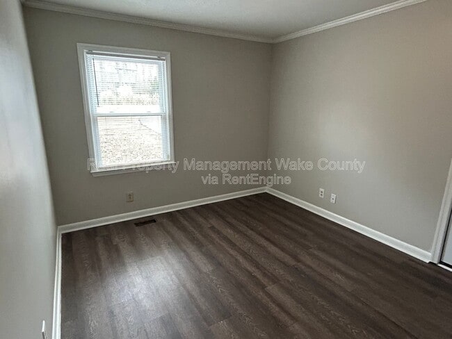 Building Photo - 606 Infinity Rd