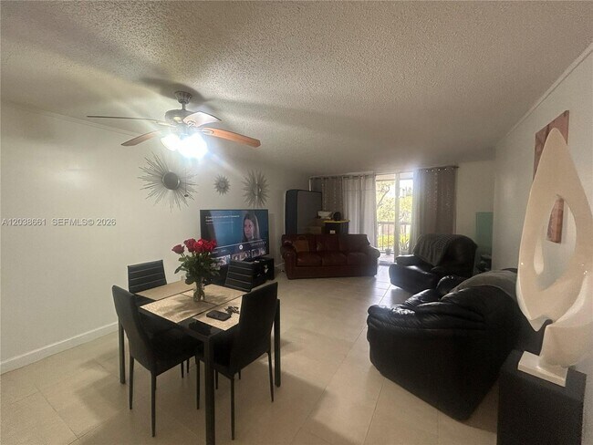Building Photo - 10875 SW 112th Ave
