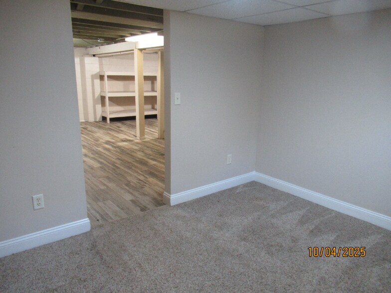 Building Photo - 400 Watrous Ave