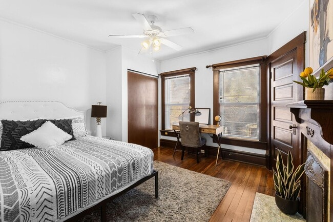 Building Photo - 726 Kerr St