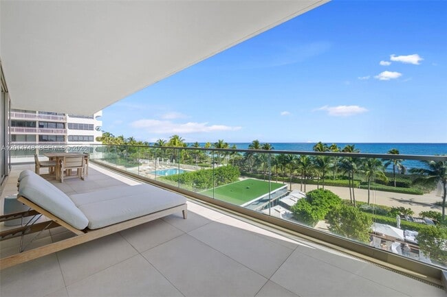 Building Photo - 10203 Collins Ave