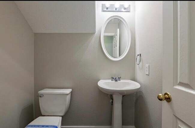 Building Photo - 18102 Spring Run Ln