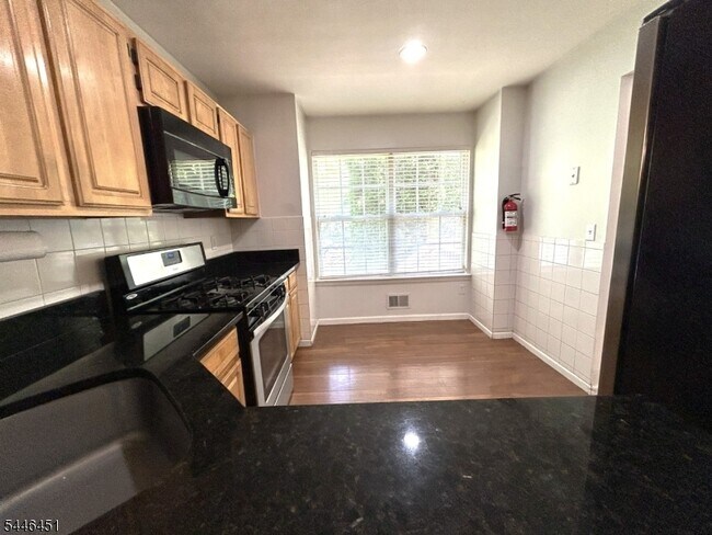 Building Photo - 36 Mindy Dr