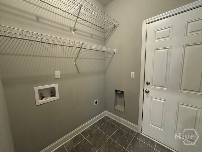 Building Photo - 1270 Binghampton Cir