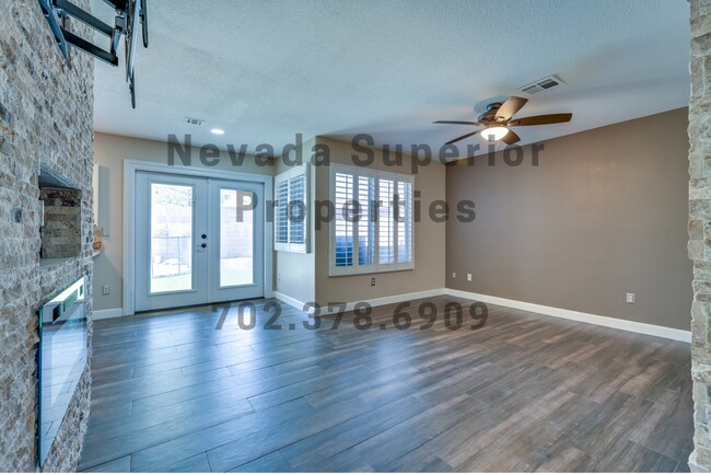 Building Photo - NW!!!  4 Bedrooms!!! Pool!! Spa!! Water Fa...