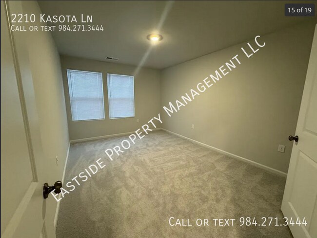 Building Photo - 2210 Kasota Ln