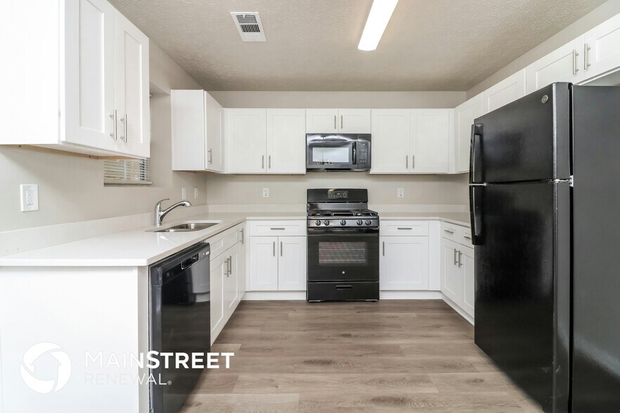 Building Photo - 7250 Bridgeport Ct