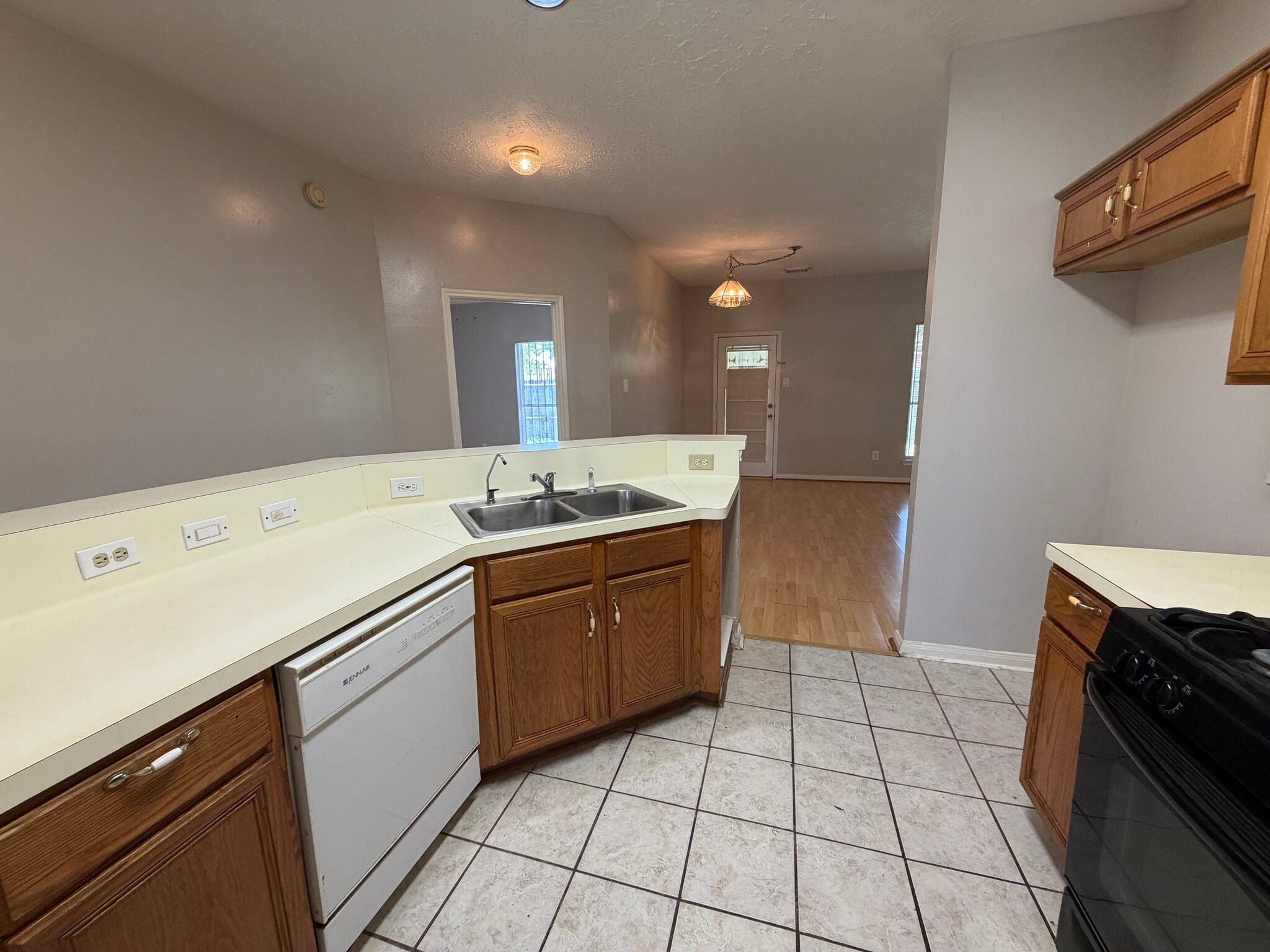 Building Photo - 13403 Agarita Ln