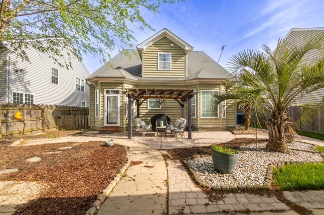 Building Photo - 2476 Apiary Ct