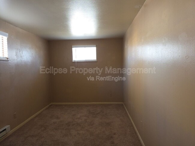 Building Photo - 721 3rd St