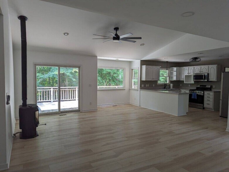 Building Photo - 111 Oyster Cove Lndg