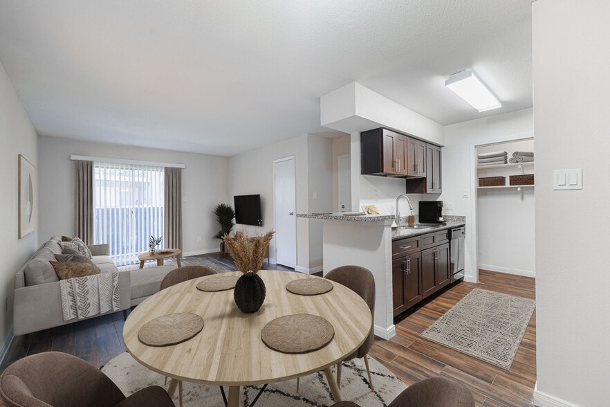 Building Photo - Timbers of Deerbrook